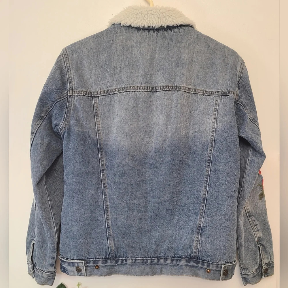 Tribal Jeans‎ Embroidered Roses Denim Jacket, Blue, Women's Petite S, Bue & Red - Picture 2 of 7